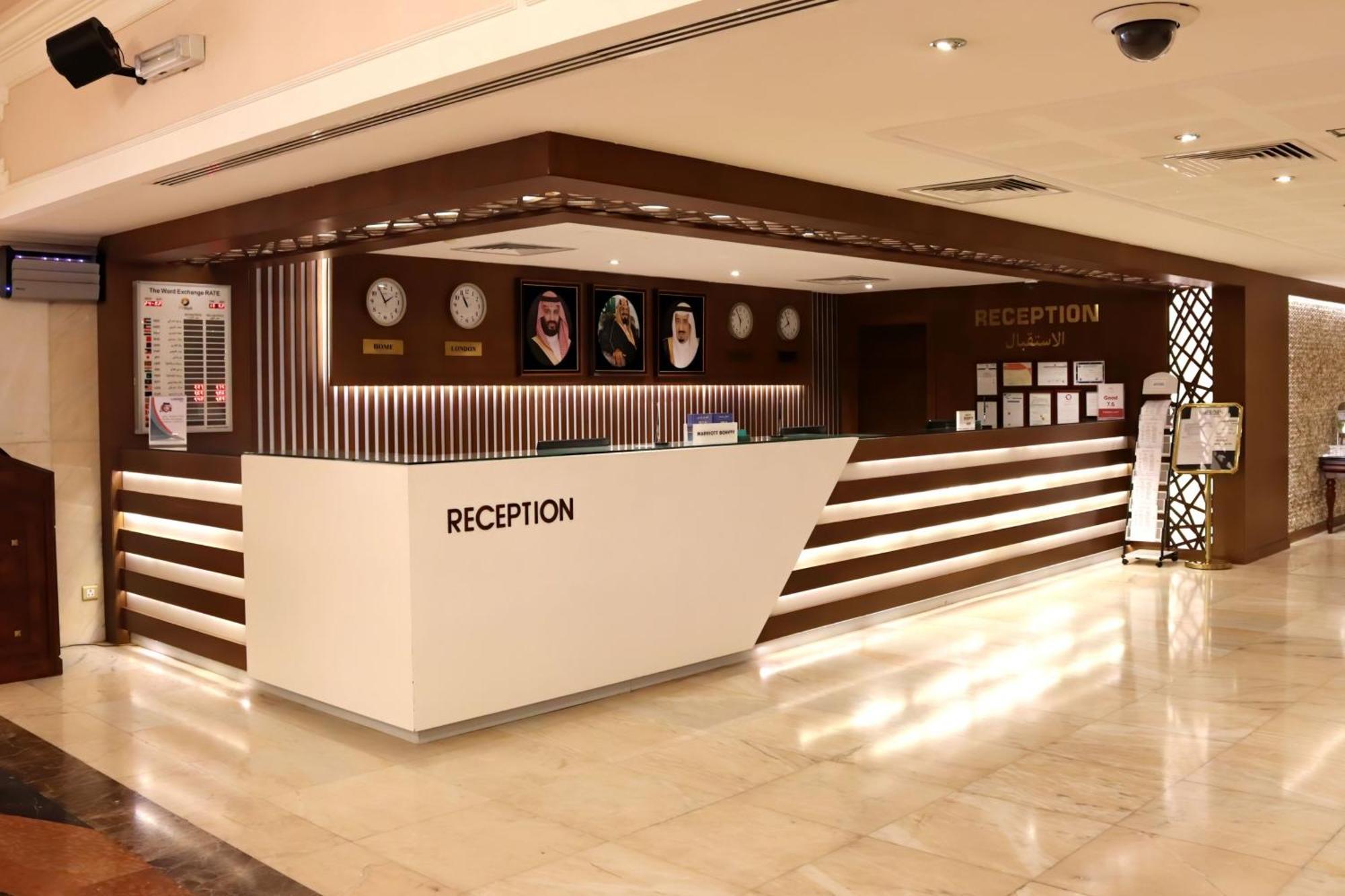 Le Meridien Medina Luaran gambar Reception desk