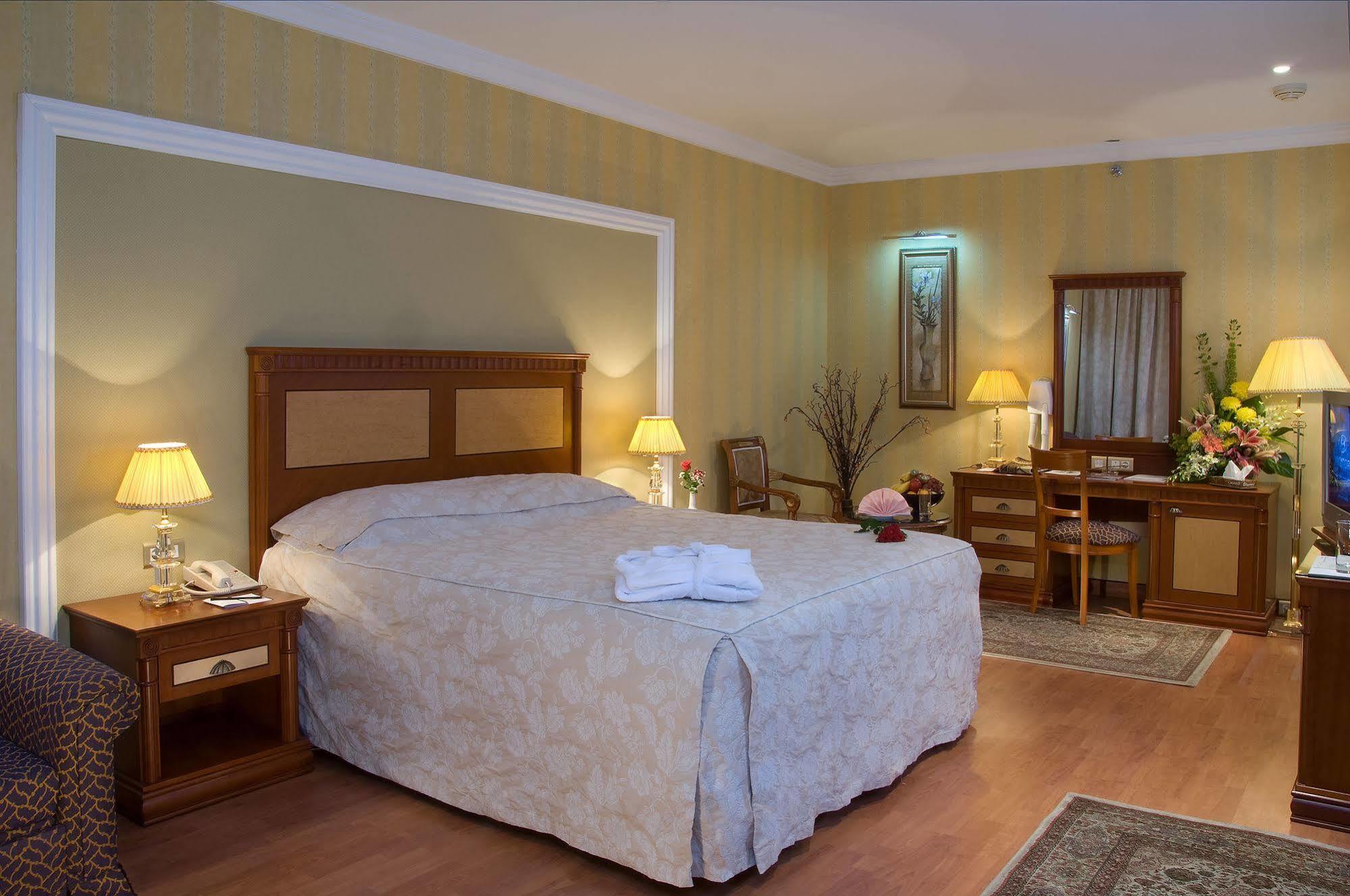 Le Meridien Medina Luaran gambar A bedroom at the hotel